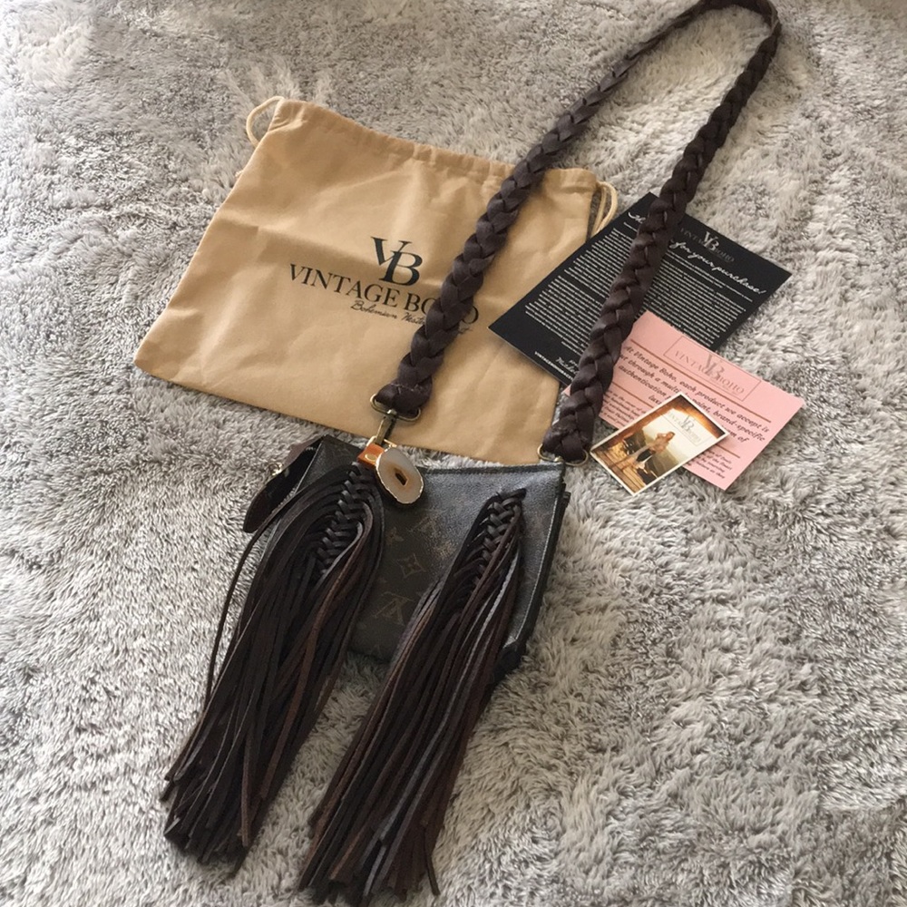 Louis Vuitton clutch/crossbody purse